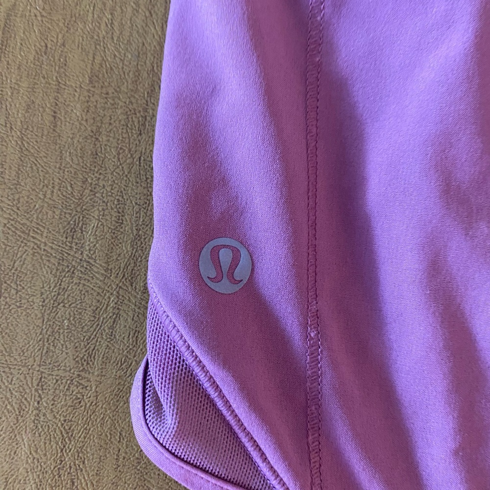 lululemon hotty hot short size 4 lavender